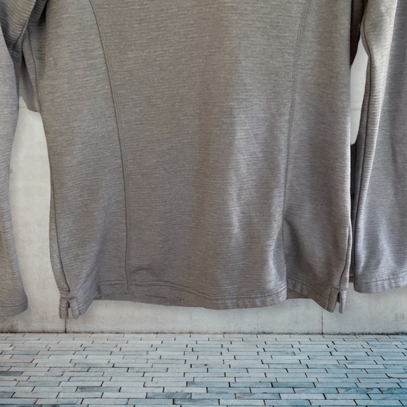 Peter Millar Women’s Grey Quarter Zipper Golf Pullover Top - Picture 7 of 9